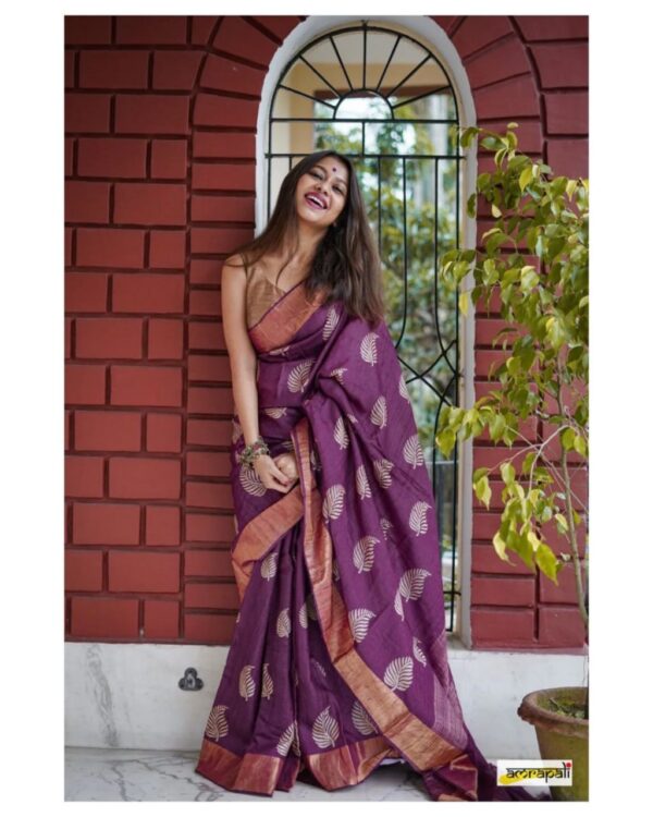 Cottan Saree With Unstitched Blouse in Royal Maroon - Image 3