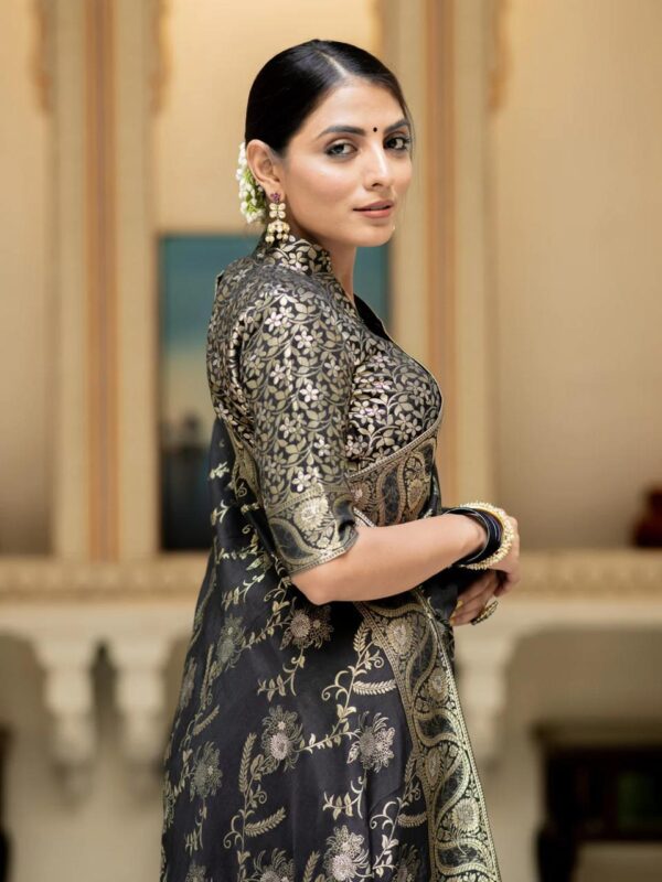 Saree with Unstitched Brocade Blouse in Black 4