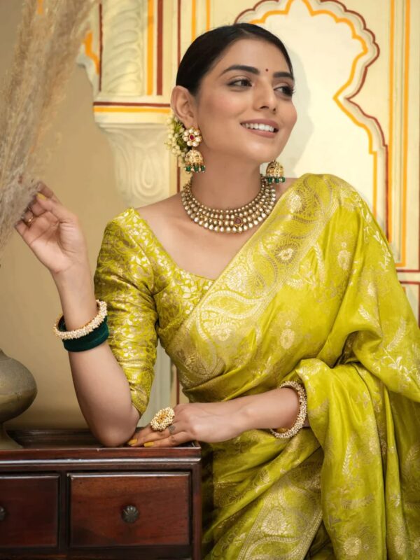 Saree With Unstitched Brocade Blouse in Lemon - Image 4