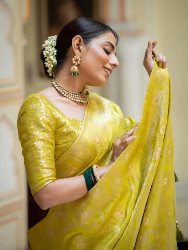 Saree With Unstitched Brocade Blouse in Lemon - Image 5