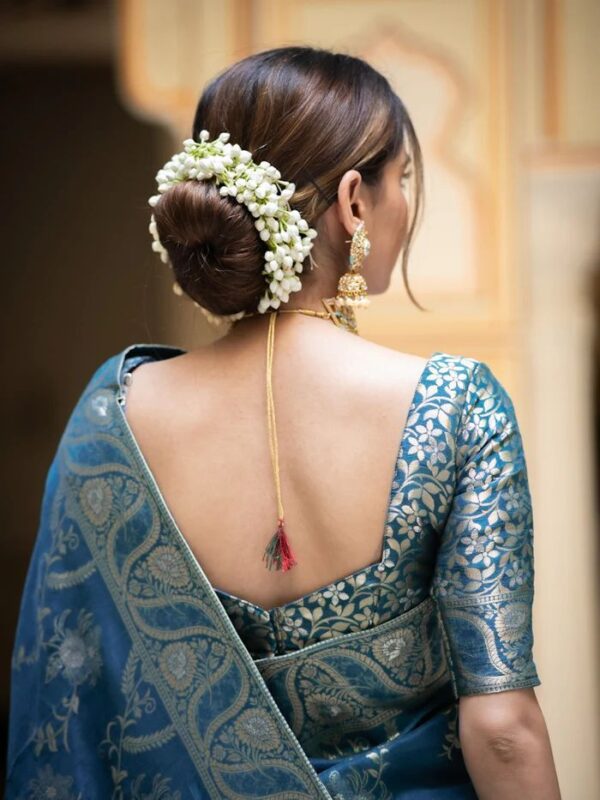 Saree With Unstitched Brocade Blouse in Rama - Image 5