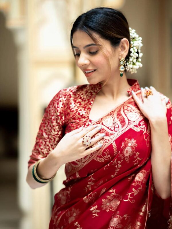 Saree with Unstitched Brocade Blouse in Red 3