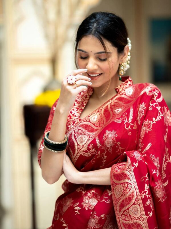 Saree with Unstitched Brocade Blouse in Red 4